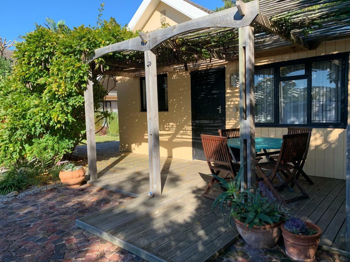 Garden Cottage in Ambiente Guest House Knysna Exteriör bild